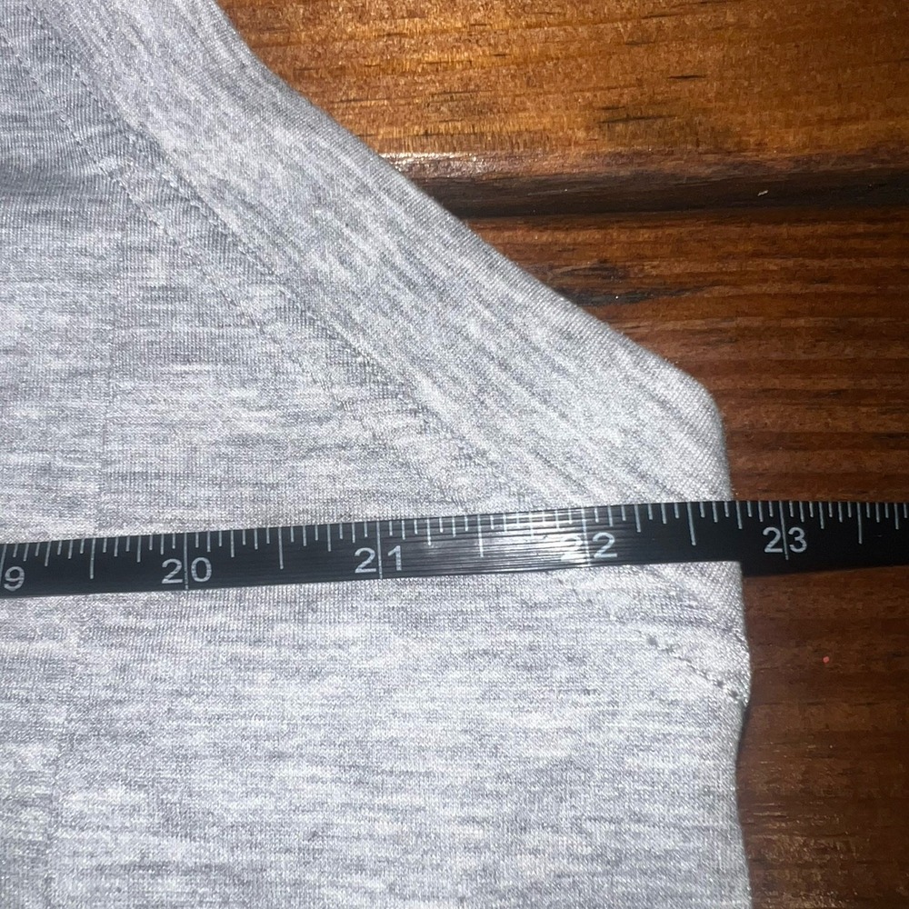 NWT HALARA Round Neck‎ Pocket Casual Tank Top Fog Gray Medium Athletic Women's - Picture 7 of 13
